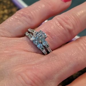 NWOT- Wedding Ring set